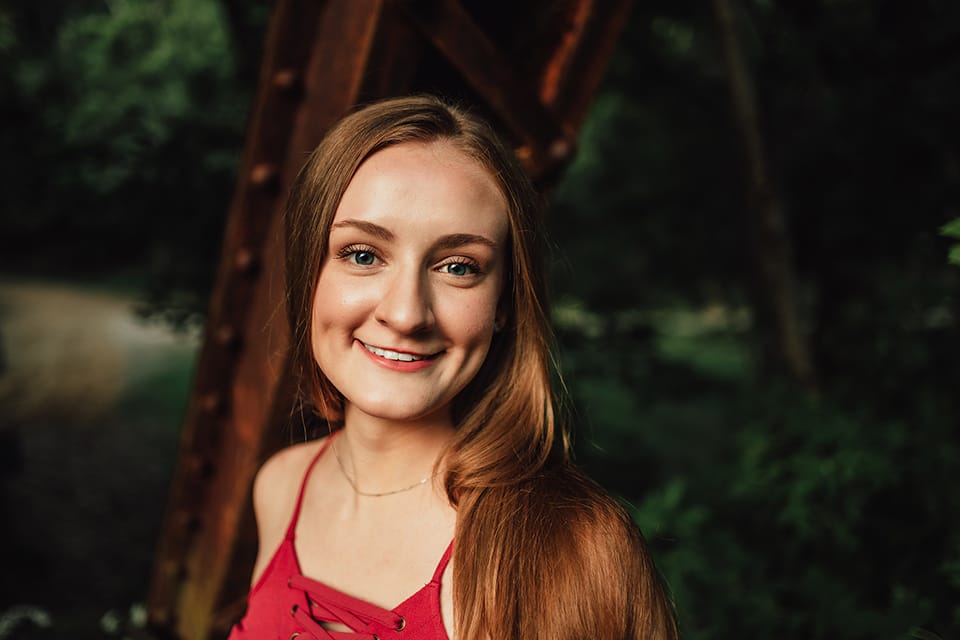 Maddy McDonald Senior Photos, cover photo