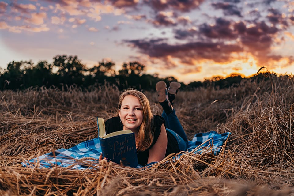 Isabelle Jones - Senior Photos, cover photo